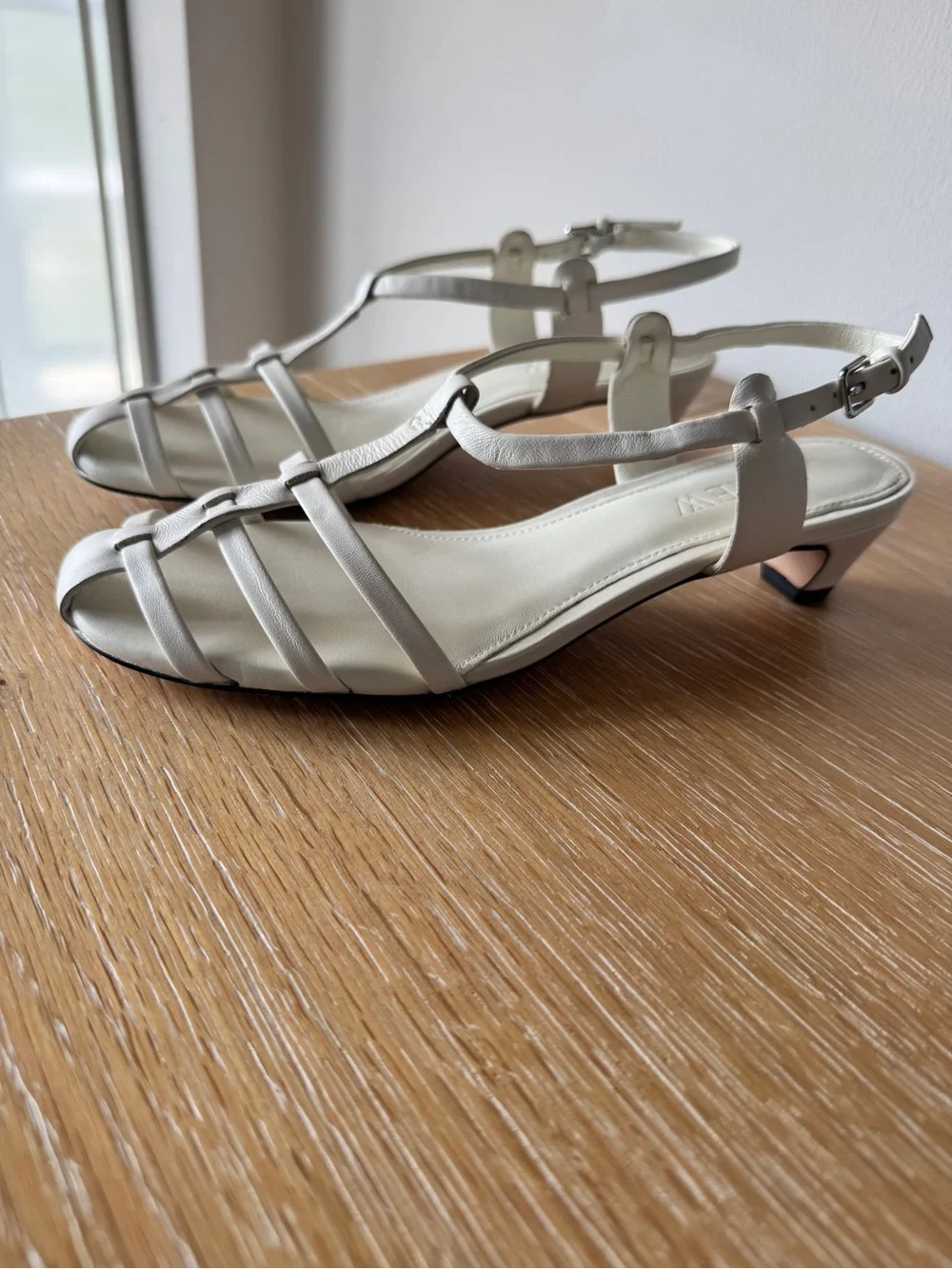 J. CREW Cage-toe kitten heels in leather, Ivory, Size 7 CR925 *with box* - Picture 5 of 15